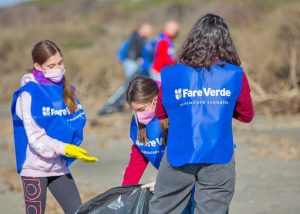 Tarquinia - I volontari di Fare Verde ripuliscono la spiaggia