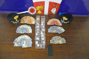 Rieti - Carabinieri - La droga e i soldi sequestrati