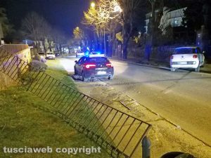 Montefiascone - Auto si sfrena e finisce sulla Umbro Casentinese
