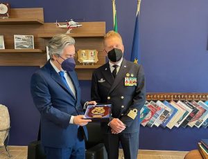 Civitavecchia - Il senatore Francesco Battistoni e il capitano Filippo Marini