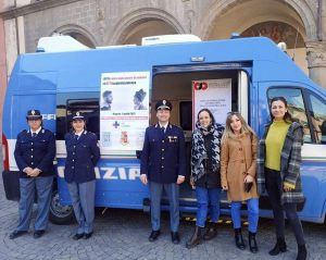 Viterbo - Il camper Questo non è amore a piazza del Comune