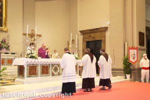 Viterbo - Il vescovo Lino Fumagalli celebra il "Dies Natalis", ossia il giorno della nascita al cielo di santa Rosa