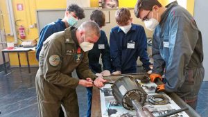 Gli studenti dell'Itt Da Vinci all'Aeromuseo di Vigna di Valle