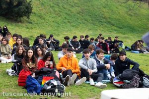 Viterbo - L'assemblea operai-studenti a Valle Faul