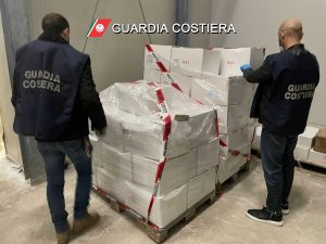 Guardia costiera - Pesca illegale di crostacei, sequestrate 4,5 tonnellate di prodotto ittico non tracciato e non etichettato correttamente