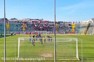 Sport - Calcio - Viterbese - I calciatori salutano i propri tifosi ad Ancona