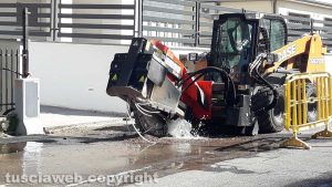 Viterbo - Perdita d'acqua in via Villanova