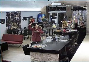 Vetralla - Le titolari del Times caffè inquadrate dalle telecamere di sicurezza