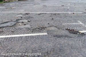 Viterbo - Incuria in largo Africa