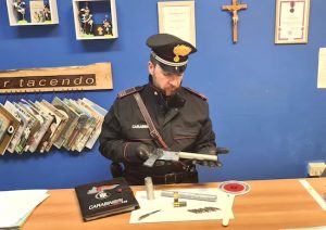 Borgorose - L'arma artigianale sequestrata dai carabinieri