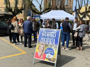 Viterbo - L'incontro della candidata FdI Allegrini alla Quercia