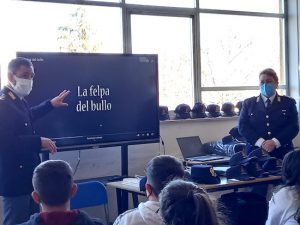 Incontro con la polizia di stato all'istituto S. Canevari