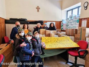 Viterbo - La raccolta per l'Ucraina dell'associazione Carabinieri e di Agesci