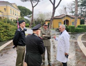 Il generale Sebastiani in visita all'istituto Spallanzani
