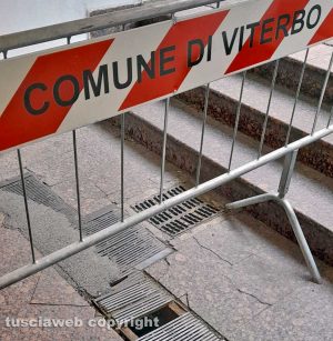 Viterbo - Transenna al sottopassaggio in piazza Crispi