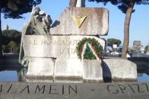 Viterbo - Il monumento al Paracadutista d'Italia