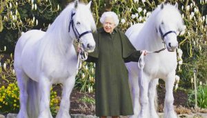 La regina Elisabetta compie 96 anni