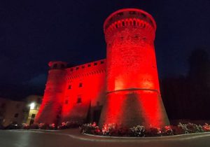 Vasanello - Castello illuminato di rosso