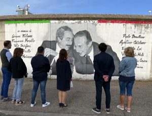 Viterbo - Laura Allegrini al murale dedicato a Falcone e Borsellino