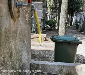 Viterbo - Fontanella al cimitero San Lazzaro