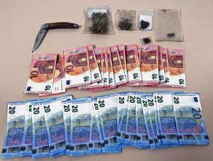 Viterbo - Coppia di giovani con banconote false e droga