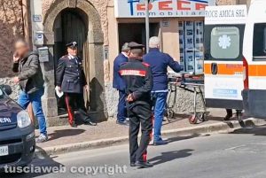 Vetralla - Uomo barricato in casa