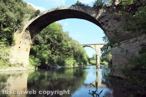 Ischia di Castro - Ponte sul fiume Fiora