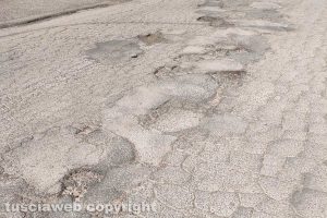 Viterbo - Buche in via dei Buccheri