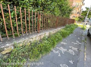 Viterbo - Marciapiede nel degrado ai Cappuccini