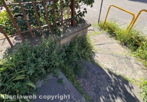 Viterbo - Marciapiede nel degrado ai Cappuccini