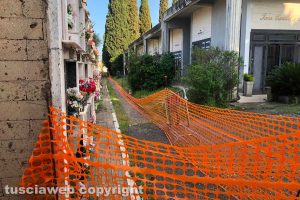 Civita Castellana - Degrado al cimitero