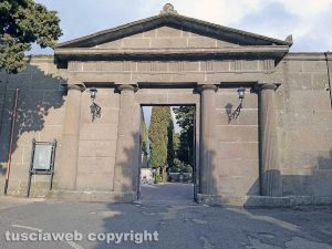 Montefiascone - L'entrata del cimitero vecchio