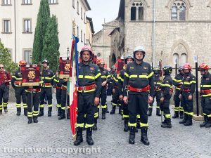 Viterbo - Sfilata dell'associazione nazionale vigili del fuoco