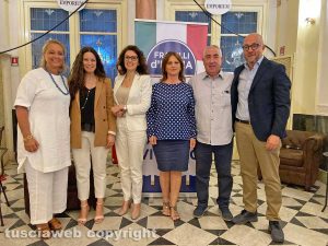 Fratelli d'Italia - Al centro la candidata sindaco Laura Allegrini