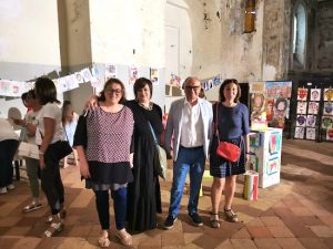 Il sindaco Franco Vita e le insegnanti dell'Istituto Comprensivo Stradella