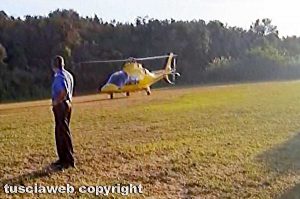 Monte Romano - Esplosione e fiammata dentro a un camper, grave una donna - L'intervento dell'elisoccorso
