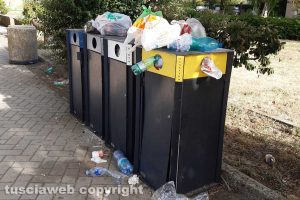 Capodimonte - I contenitori per la raccolta differenziata