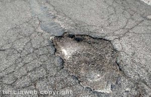 Montalto Marina - Buche in via Litoranea