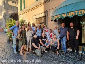 Viterbo - Porta della Verità - L’edicolante Paola Cordovani va in pensione
