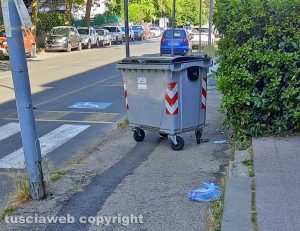 Cassonetto in via Cattaneo