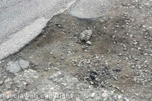 Viterbo - Buche in via Giuseppe Ricci