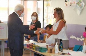 Sergio Mattarella al voto a Palermo