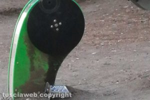 Viterbo - Uno degli attrezzi per la ginnastica a Pratogiardino Lucio Battisti