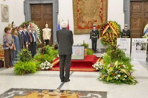 Mattarella alla camera ardente di Eugenio Scalfari