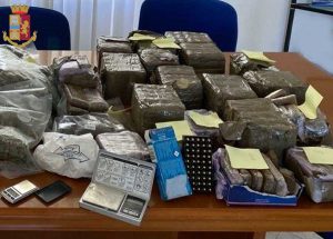 Civitavecchia - La droga sequestrata dalla polizia