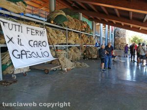 Civitavecchia - La protesta dei pescatori per il caro gasolio