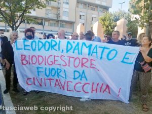 Civitavecchia - Gli ambientalisti contestano Leodori e D'Amato alla Festa dell'Unità