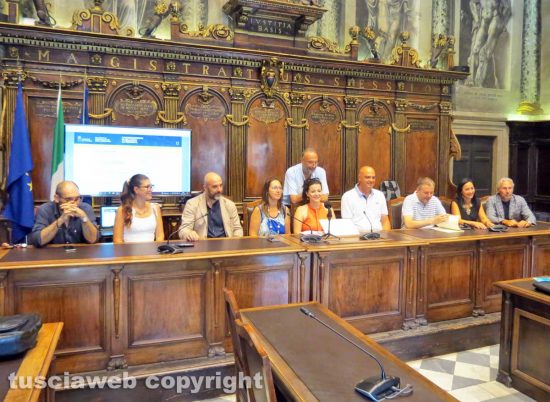 Viterbo - La giunta Frontini presenta alla stampa le variazioni di bilancio