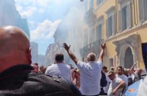 Roma - Protesta dei tassisti davanti a palazzo Chigi