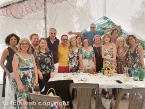 Viterbo - Gli ex alunni del IV C dell’istituto Santa Rosa festeggiano i 40 anni dalla maturità